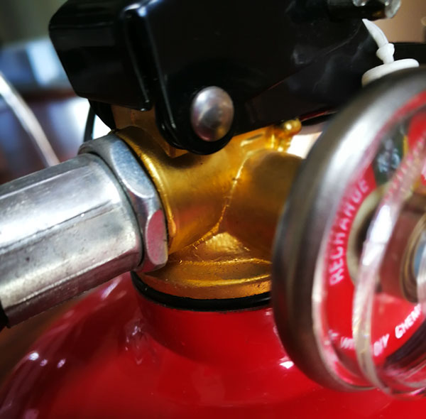 फैक्ट्री डायरेक्ट सेलिंग 4 किलो बीएसआई ईएन3 प्रमाणित सूखा पाउडर अग्निशामक 2